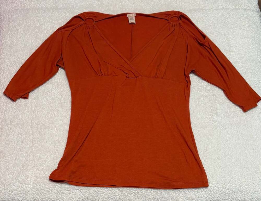 BZBZ Women's Rust Burnt Orange V-Neck Cold-Shoulder Blouse with Ring Detail